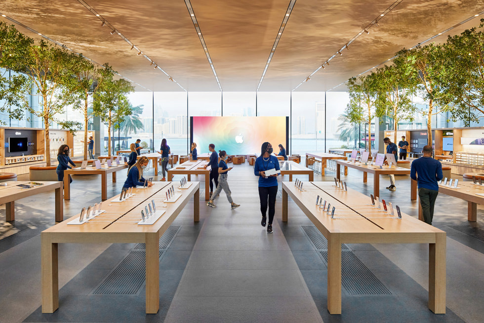Apple's Al Maryah Island Apple Store Opens In Downtown Abu Dhabi, Uae